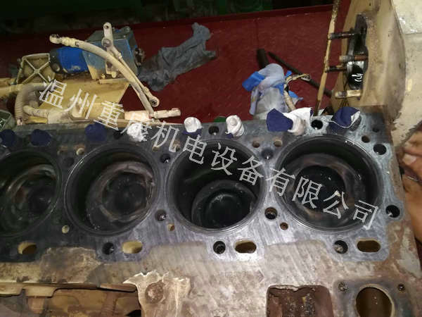 某輪船船機維修